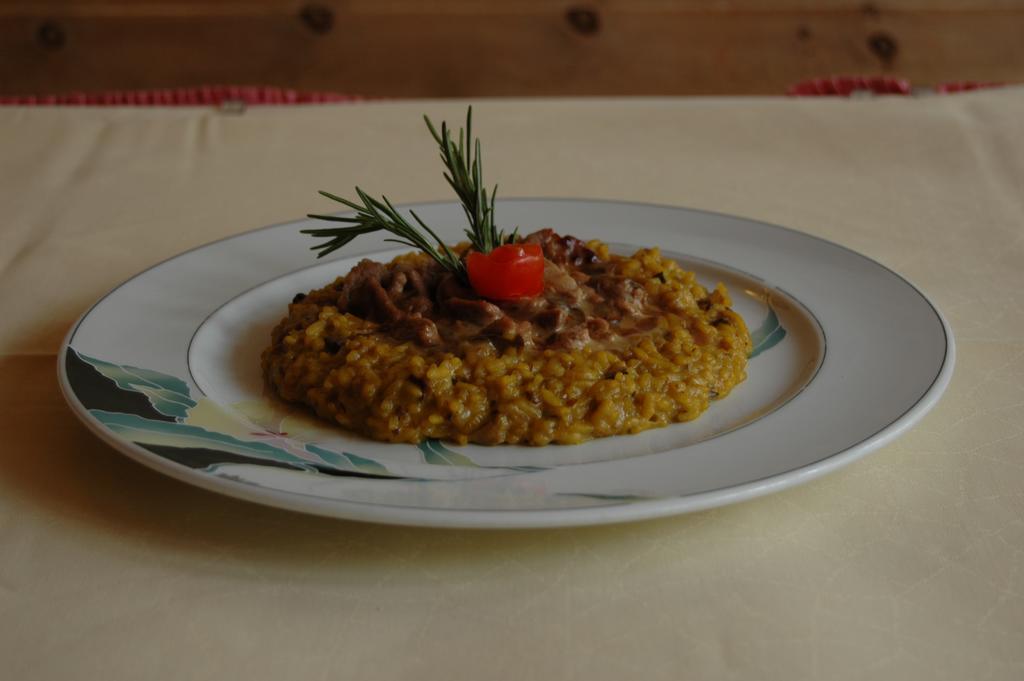 Poschiavo Suisse Hotel & Traditional Fondue Stube מראה חיצוני תמונה