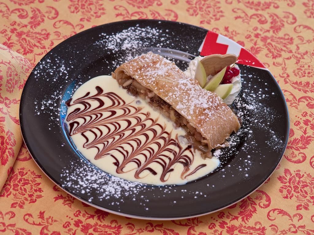 Poschiavo Suisse Hotel & Traditional Fondue Stube מראה חיצוני תמונה