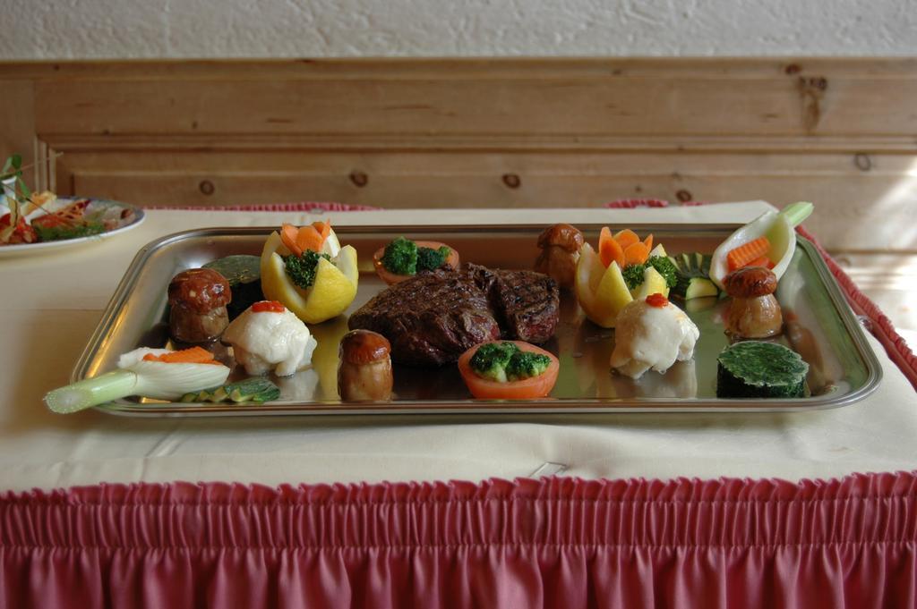 Poschiavo Suisse Hotel & Traditional Fondue Stube מראה חיצוני תמונה