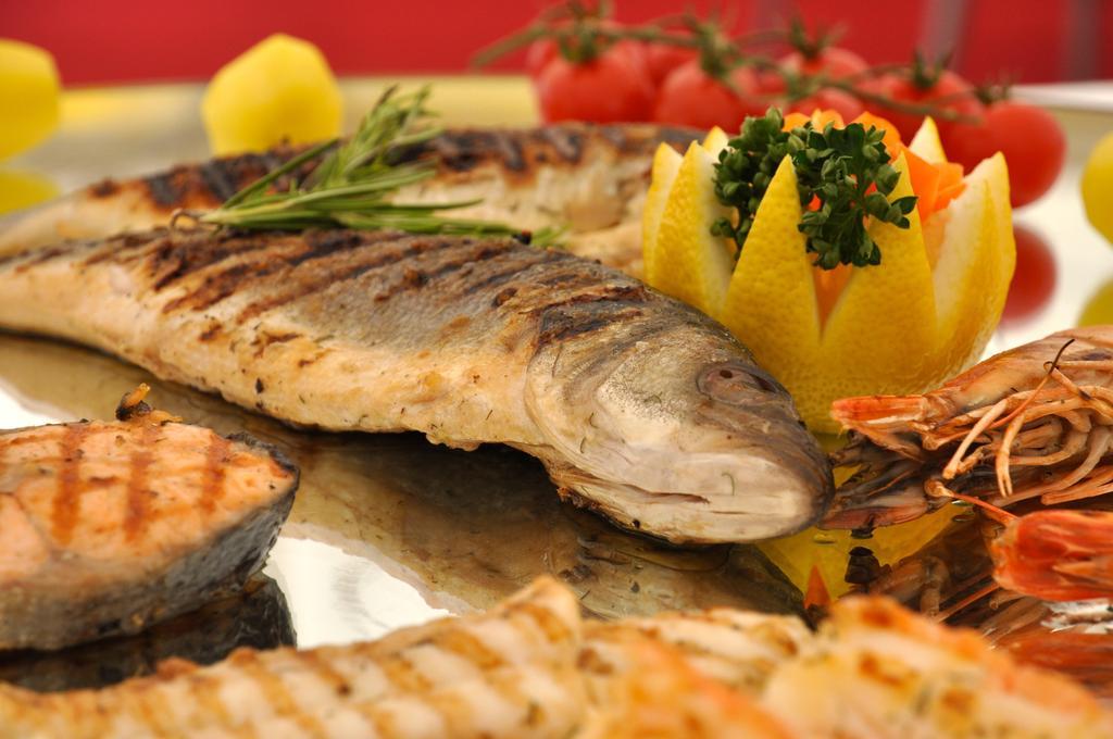 Poschiavo Suisse Hotel & Traditional Fondue Stube מראה חיצוני תמונה