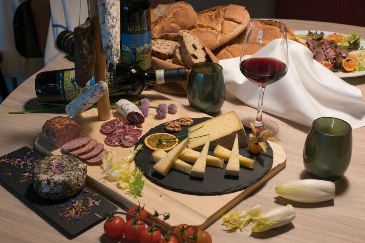 Poschiavo Suisse Hotel & Traditional Fondue Stube מראה חיצוני תמונה